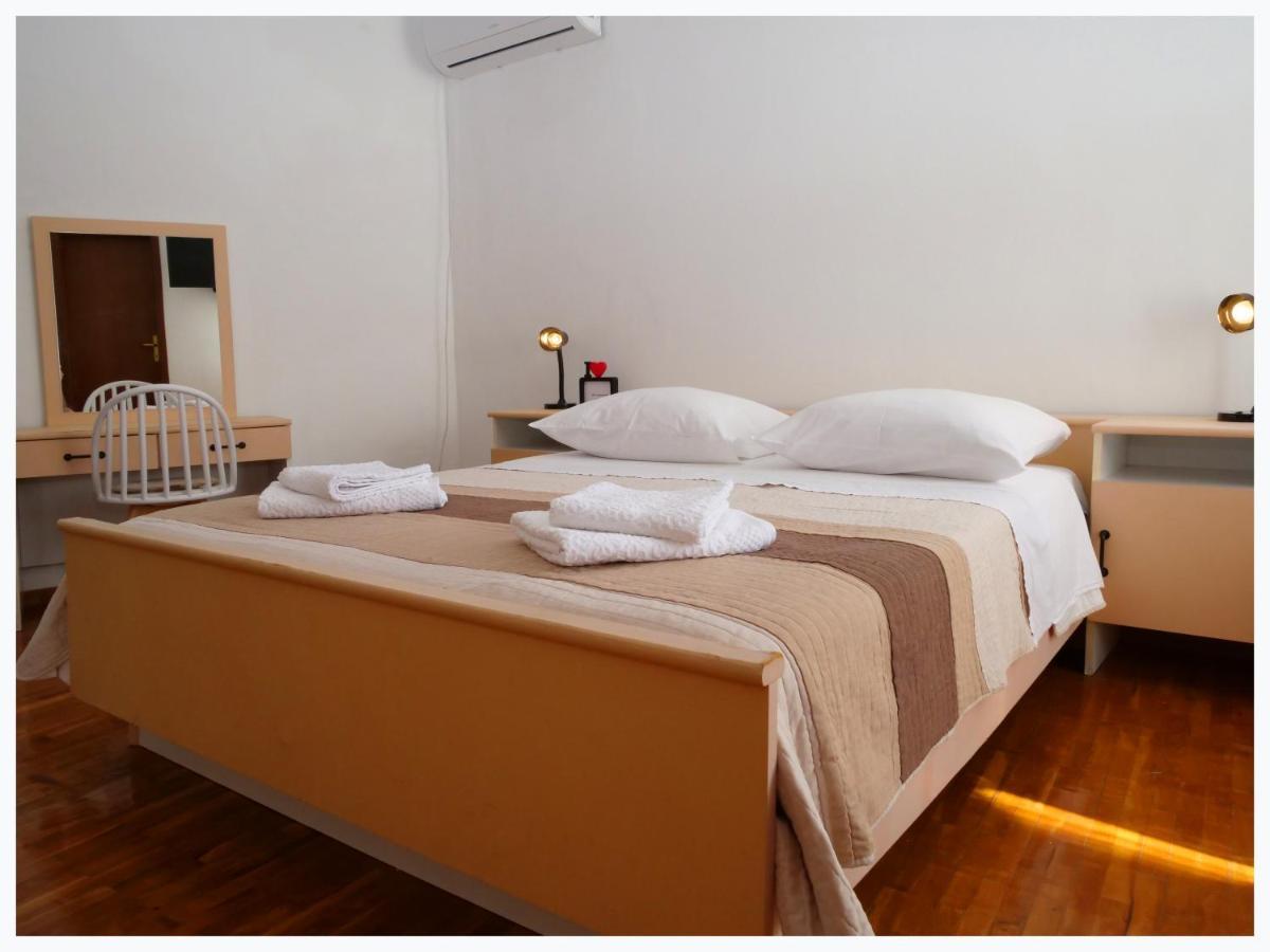 The Peninsula Apartment Primosten Luaran gambar