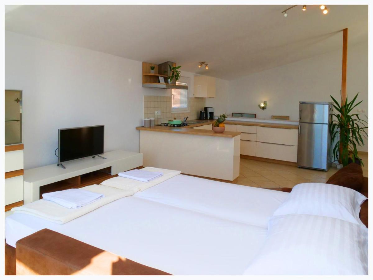 The Peninsula Apartment Primosten Luaran gambar